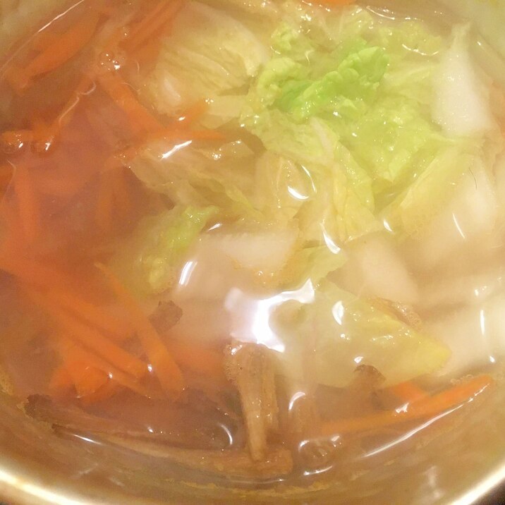 白菜、にんじん、ごぼうの味噌汁